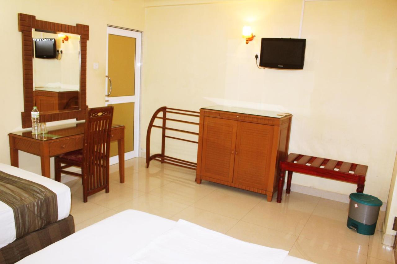 Green Grass Hotel & Restaurant Jaffna Exterior foto